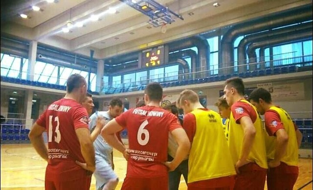 Zespół GKS Ekom Futsal Nowiny z bardzo dobrej strony pokazał się w meczu z liderem.