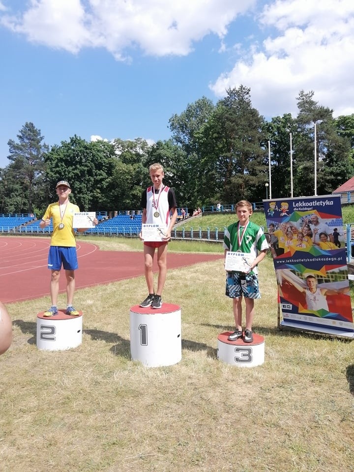 Siedem medali lekkoatletów Słoneczka Busko-Zdrój na zawodach w Kielcach [ZDJĘCIA]
