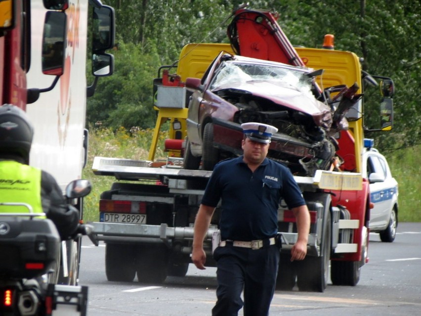 Wypadek na obwodnicy Trzebnicy, jedna osoba nie żyje (ZDJĘCIA)