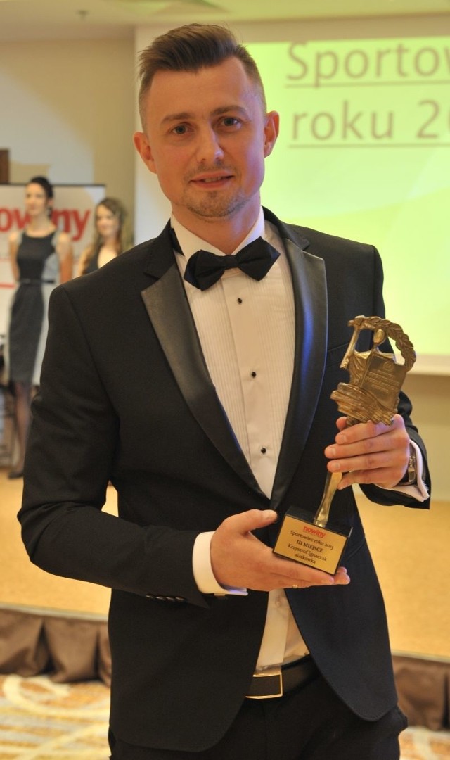 Krzysztof Ignaczak jako jeden z pierwszych pogratulował Alkowi Achremowi.