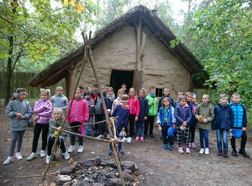 Uczniowie z Krasocina zwiedzali Krzemionki Opatowskie i Święty Krzyż (DUŻO ZDJĘĆ)