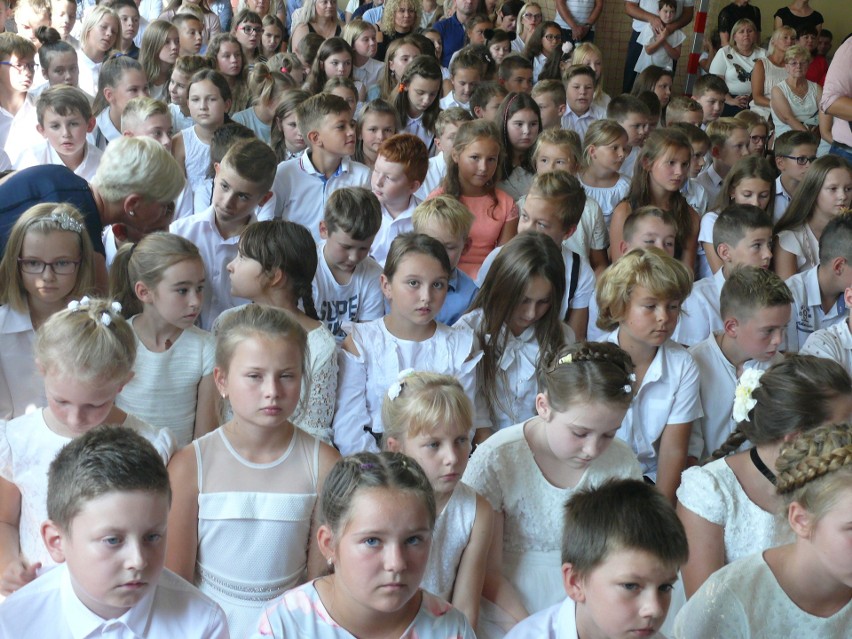 Mazowiecka inauguracja roku szkolnego w Szkole Podstawowej numer 26 na Wośnikach w Radomiu. Przybyli ważni politycy