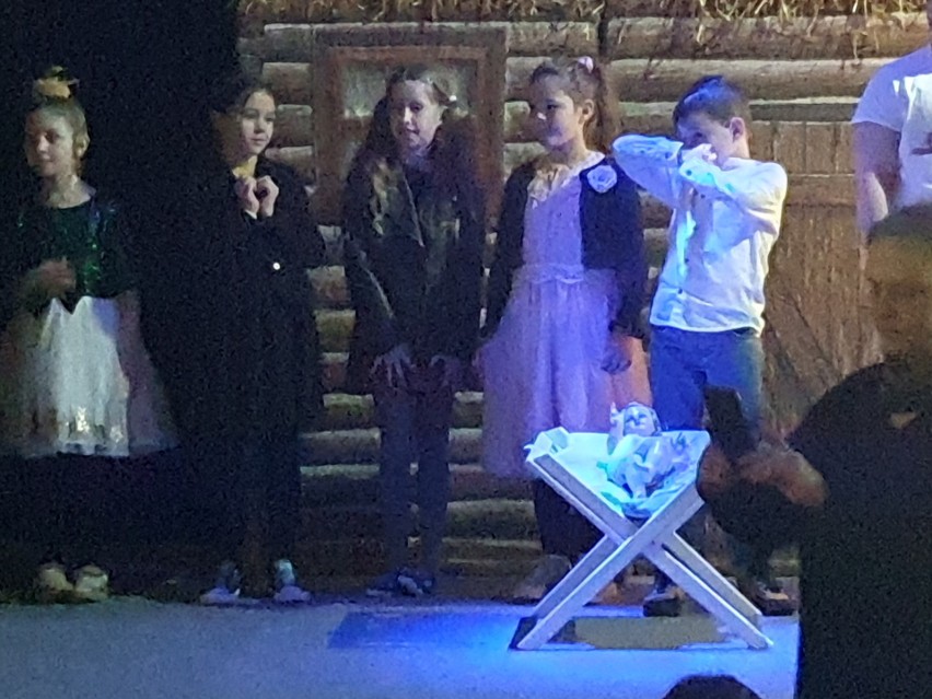 Dzieci z Wejherowa i Luzina nauczyły się języka migowego, by zaśpiewać kolędę z uczniami z OSW 2 | WIDEO, ZDJĘCIA