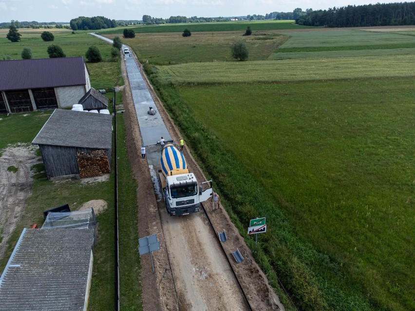 Gmina Brańsk. Tak powstają najsłynniejsze w Polsce drogi! Gmina buduje je sama (zdjęcia)   