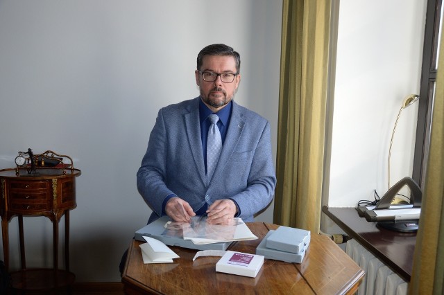 Prof. Mirosław Lenart, dyrektor Archiwum Państwowego w Opolu i kierownik projektu.