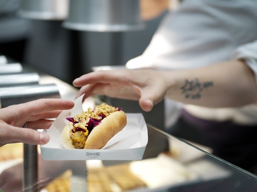 Wezwał policjantów, bo... dostał zimnego hot-doga. Mężczyzna...