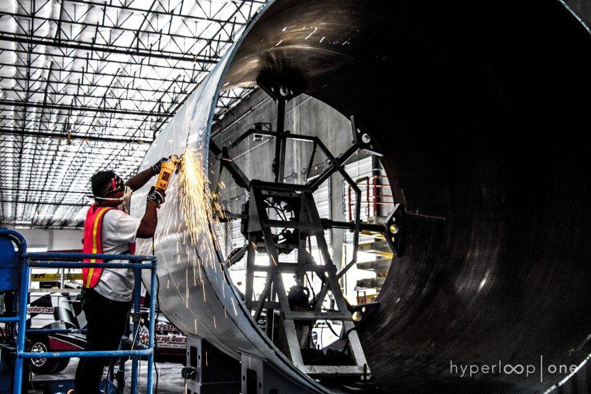 Testy hyperloop one na specjalnym torze w Stanach...
