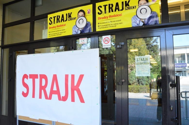 Powiat krakowski. Strajk trwa, a samorządowcy zastanawiają się czy zapłacić uczestnikom tej akcji