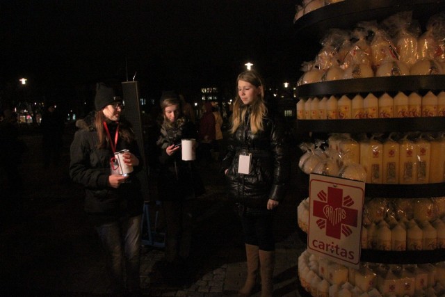 Na placu Litewskim stanęła symboliczna świeca