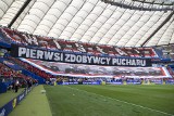 Finał Pucharu Polski. Rozśpiewane trybuny, piękne oprawy. Fantastyczna atmosfera na meczu Pogoni Szczecin z Wisłą Kraków