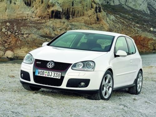 (Fot. VW) – W zwykłym aucie niezwykle mocny silnik - VW Golf...