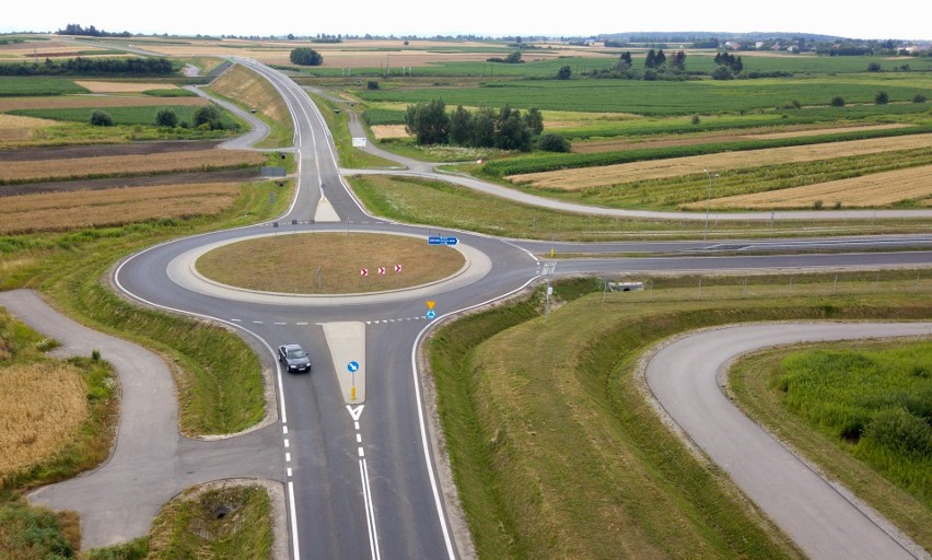 W piątek oddano do użytkowania łącznik autostrady A4 i drogi...