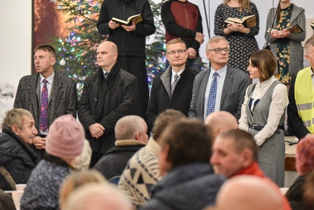 Władze miasta uczestniczyły w ubiegłorocznej wigilii organizowanej przez Caritas