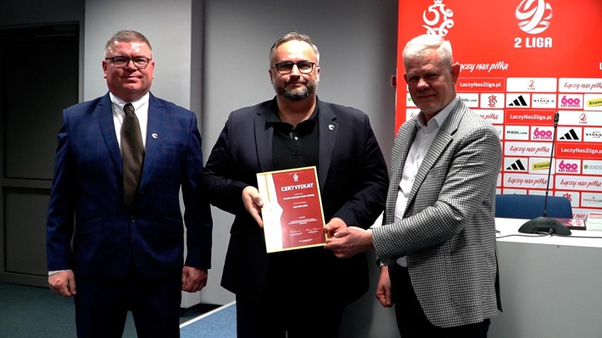 AKS SMS Łódź świętuje historyczny moment - Złoty Certyfikat PZPN już w naszych rękach