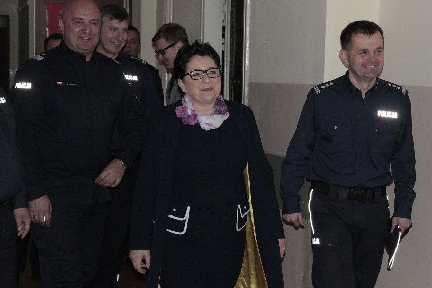 Minister Spraw Wewnętrznych Teresa Piotrowska u małopolskich policjantów