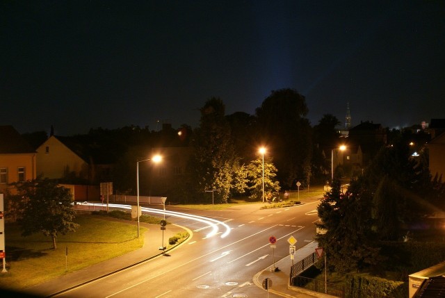 Rozstrzygnięto program "Rozświetlamy Polskę". Do samorządów trafiły dotacje na modernizację oświetlenia drogowego.