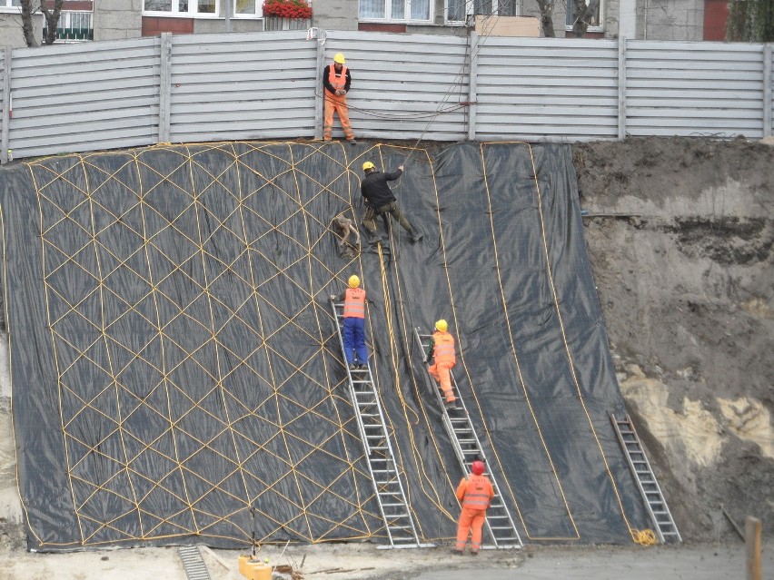 Budowa biurowca przy Al. Roździeńskiego 10 w Katowicach