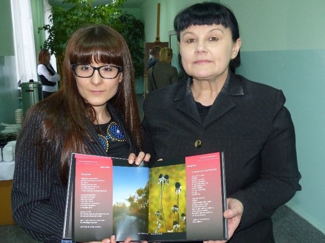 Swoje wiersze w powiatowym tomiku mają matka i córka &#8211; skarżyszczanki Renata Bryś i Karina Biela. 