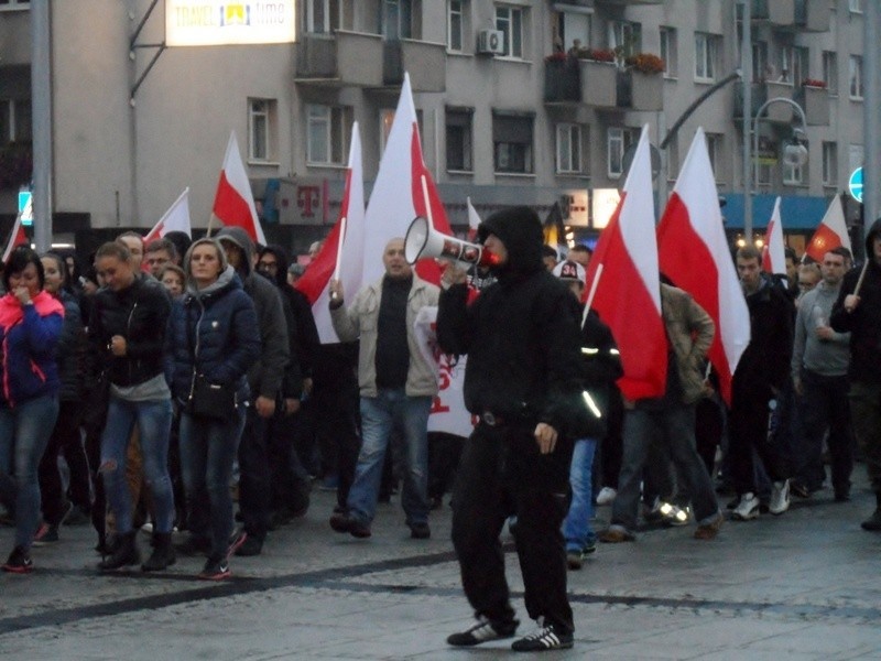 W marszu antyimigracyjnym w Częstochowie wzięło udział ponad...