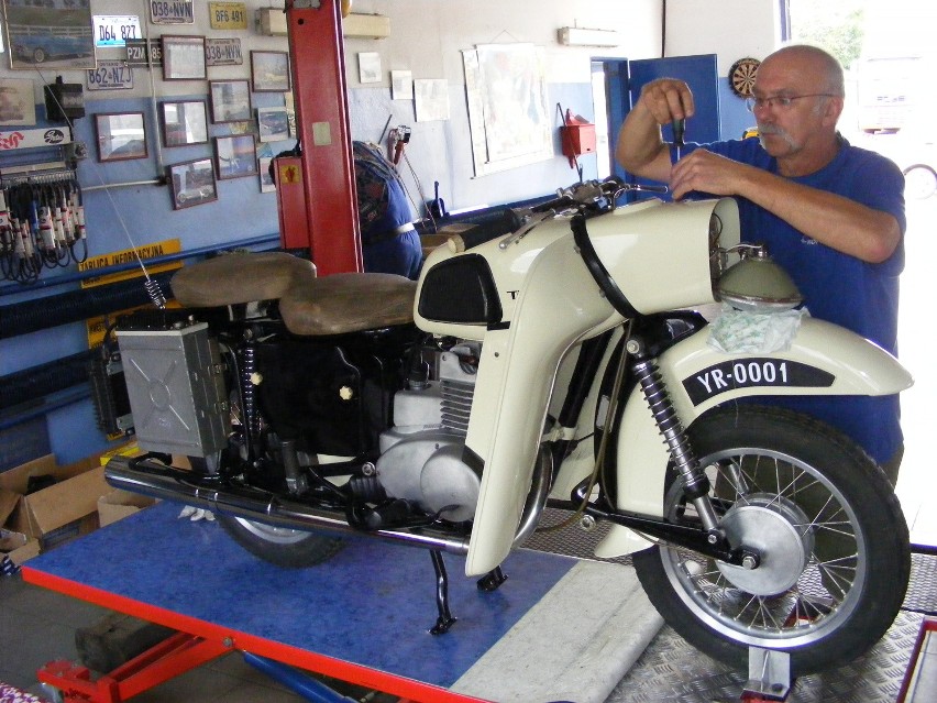 Zbigniew Kopras jest pasjonatem motoryzacji, kolekcjonerem i...