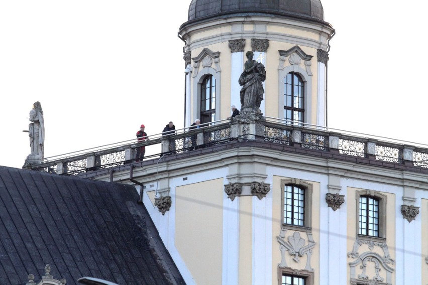 Mężczyzna spadł z wieży w budynku głównym Uniwersytetu Wrocławskiego