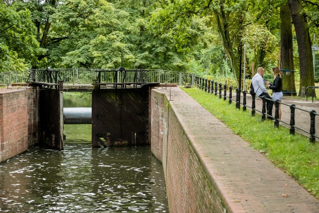Przypomnijmy, że kanał zbudowano w 1774 roku i jest - razem ze śluzami - wpisany do rejestru zabytków.