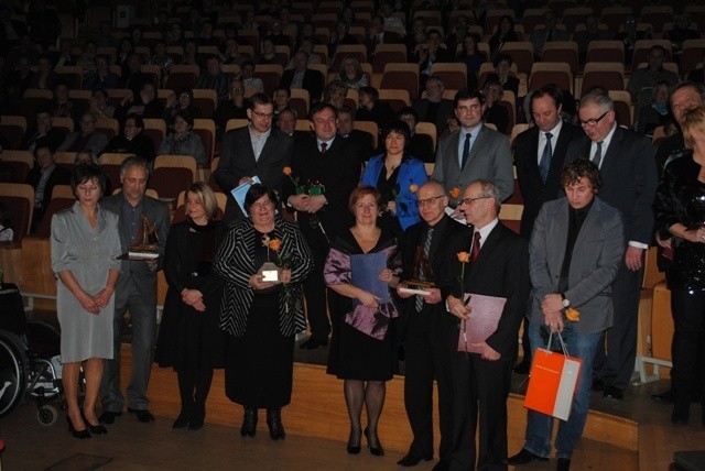 Pamiątkowe zdjęcie laureatów konkursu