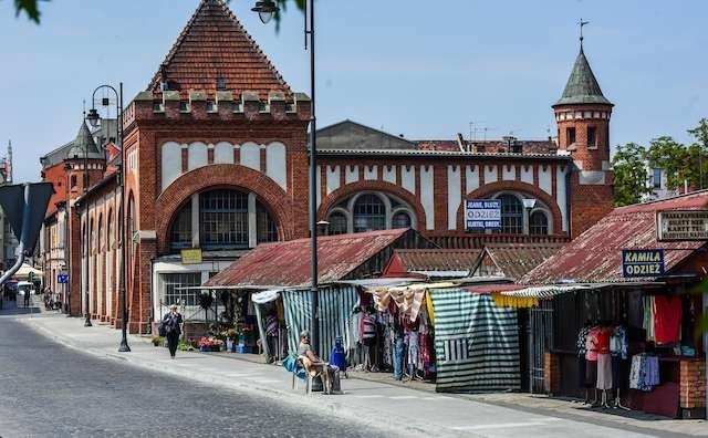 Targowisko chluby naszemu miastu nie przynosi. Niebawem stragany zostaną częściowo rozebrane 