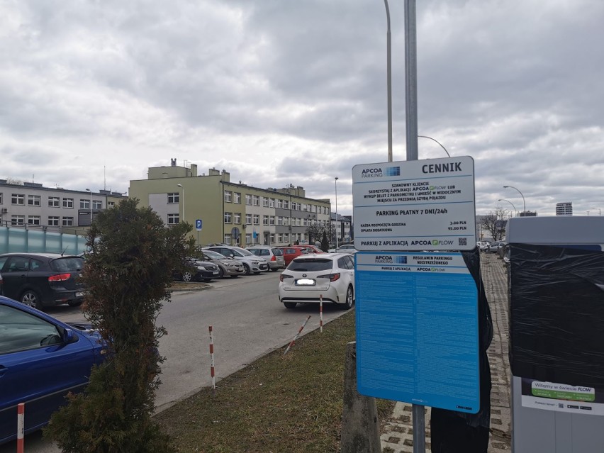 Od środy zapłacimy za parkowanie przed Klinicznym Szpitalem Wojewódzkim nr 2 w Rzeszowie [ZDJĘCIA, WIDEO]
