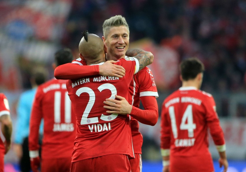 Bayern - Augsburg 3:0. Dwa gole Roberta Lewandowskiego