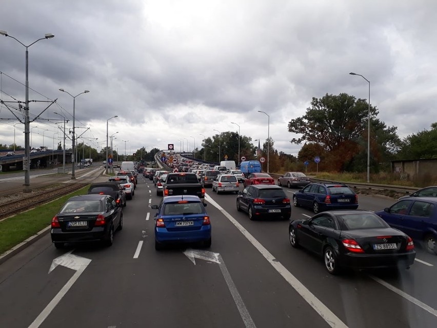 Zakorkowane ulice w centrum Szczecina. Część ulic jest zamknięta