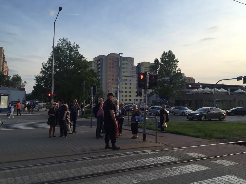 Kolejny alarm bombowy we Wrocławiu (ZDJĘCIA)