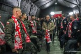 Prezydent RP Andrzej Duda obejrzał mecz Polska - Meksyk z żołnierzami na Podlasiu. Zobacz zdjęcia