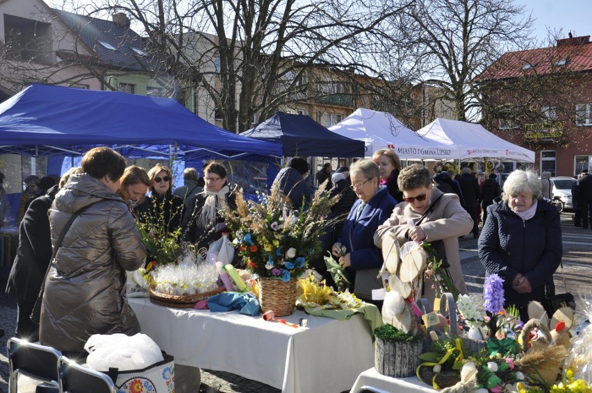 Rynek w Lipsku zgromadził w niedzielę, 10 kwietnia, mnóstwo...