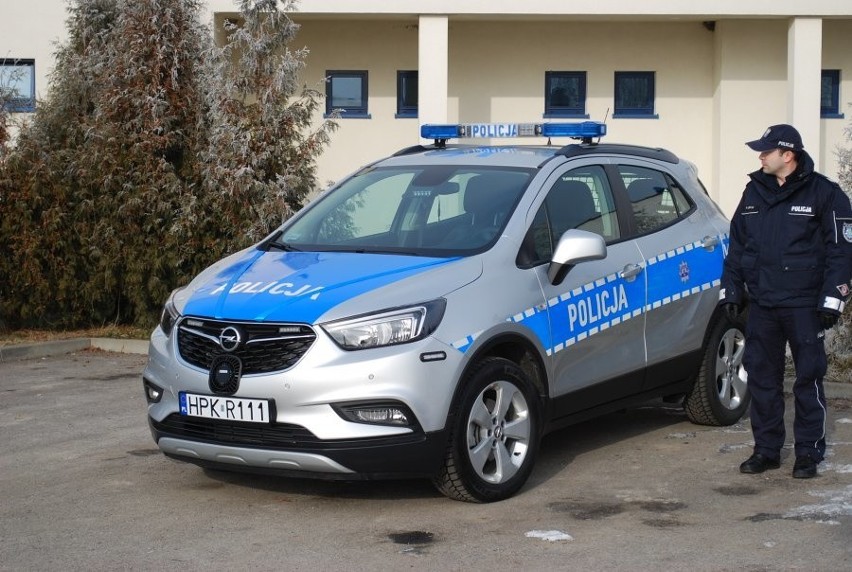 Opel Mokka to nowoczesny radiowóz wyposażony w benzynowy...