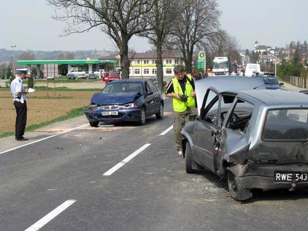 Wypadek w BrzostkuTrzy samochody zderzyly sie w czwartek w miejscowości Brzostek.