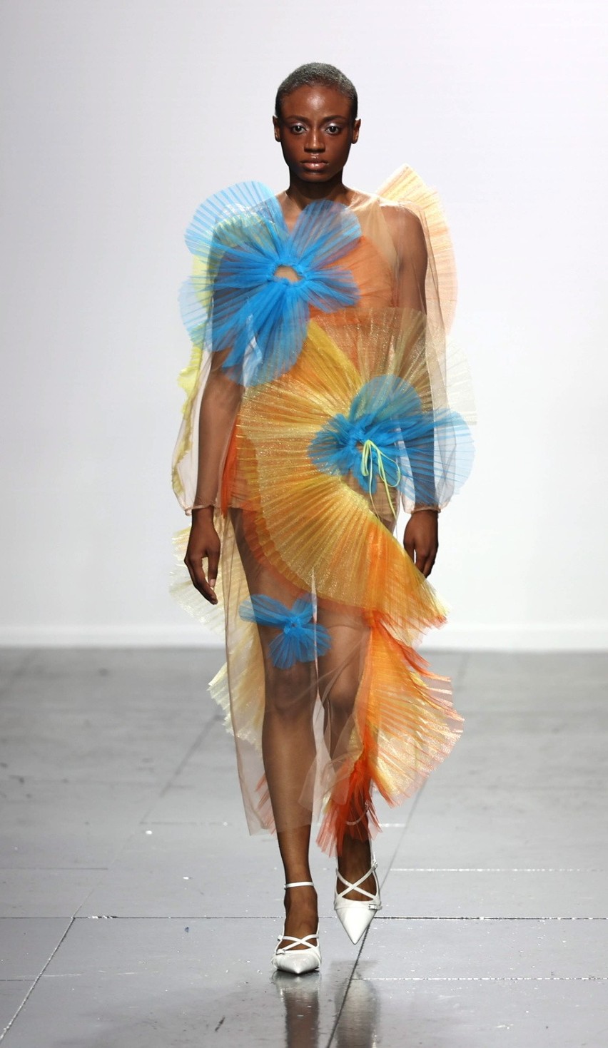 Projektantka tej sukni to Nadya Dzyak.