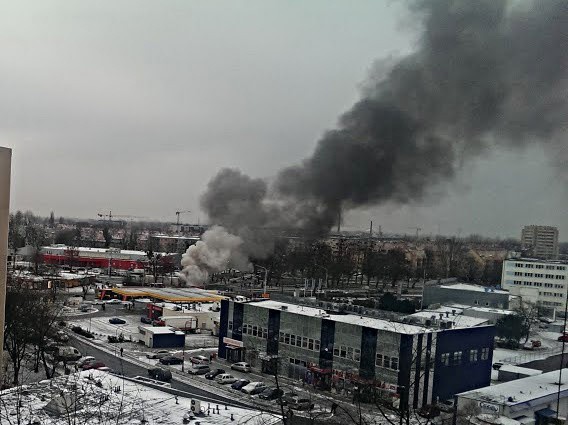 Wrocław: Pożar ciężarówki na skrzyżowaniu Hubskiej i Kamiennej (ZDJĘCIA)