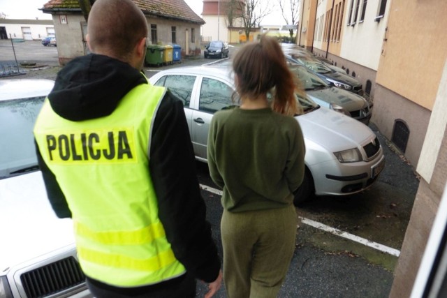 15-latka kradła odzież w centrach handlowych