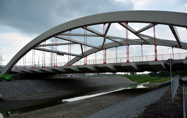 Nowa ul. Muzyczna biegnie przez pierwszy w Lublinie most wybudowany w technologii łukowej 