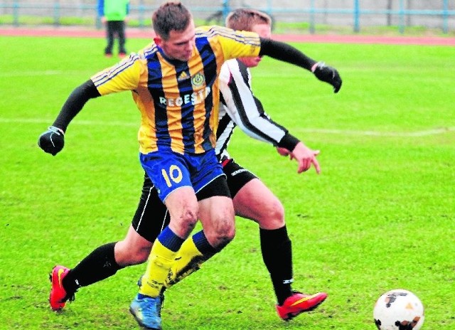 Pomocnik Artur Karasek jesienią był jednym z najskuteczniejszych graczy Towarzystwa Sportowego 1946 Nida Pińczów. W ligowych rozgrywkach zdobył pięć bramek.