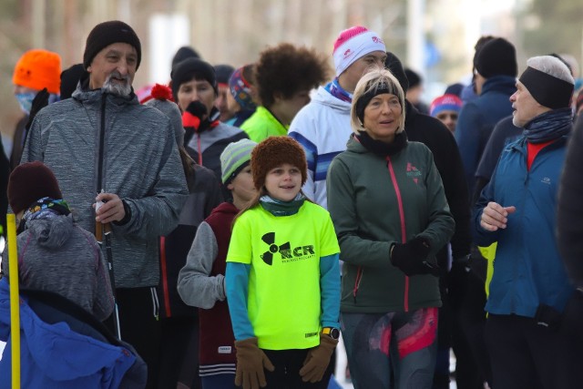 Śnieg, nie śnieg, biegacze z grupy Parkrun Toruń jak co tydzień w sobotę o godzinie 9 spotkali się w lasku na toruńskiej Skarpie, by pokonać dystans pięciu kilometrów. Zobaczcie zdjęcia!