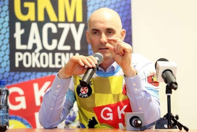 Tomasz Gollob miał być jednym z liderów MRGARDEN GKM Grudziądz, a w Rzeszowie przegrywał z juniorami rywali i jeźdźcami drugiej linii