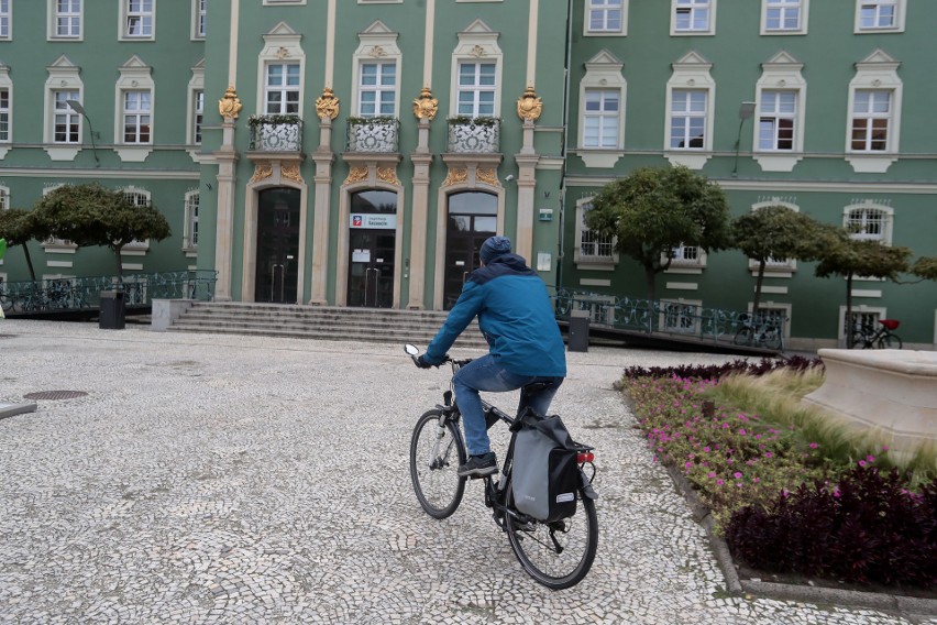 Szczecin. Urzędnicy magistratu zaczną jeździć rowerami? Jest taki pomysł 