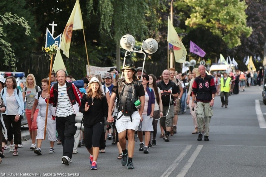 Wrocław: Wyruszyła piesza pielgrzymka na Jasną Górę (ZDJĘCIA)