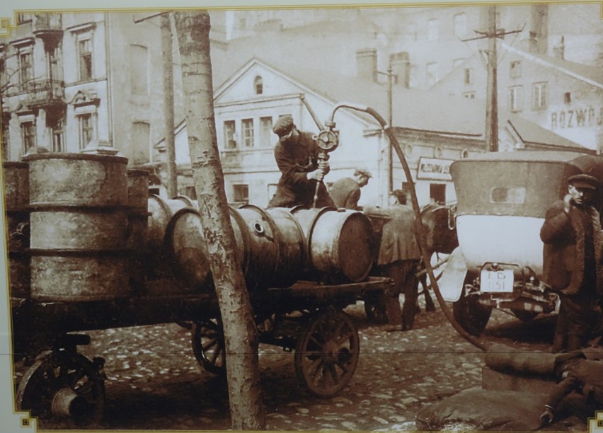 Stacja benzynowa na rogu al. Kościuszki i Andrzeja