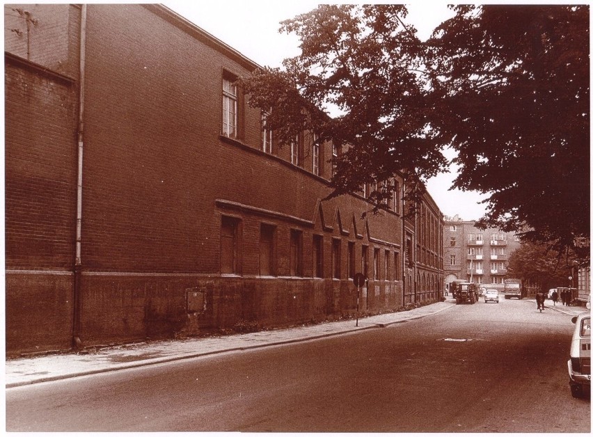 Opole: Stary browar na placu Kopernika, 1977 rok. Zobacz...