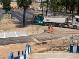 Centrum przesiadkowe w Tarnowskich Górach nabiera kształtów. Częścią inwestycji jest budowa ścieżek rowerowych. Jak przebiegają prace?