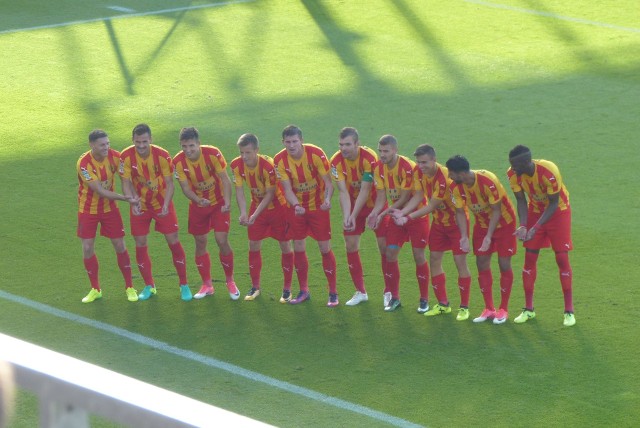 Kołyska piłkarzy Korony po bramce, którą zdobył Elia Soriano.