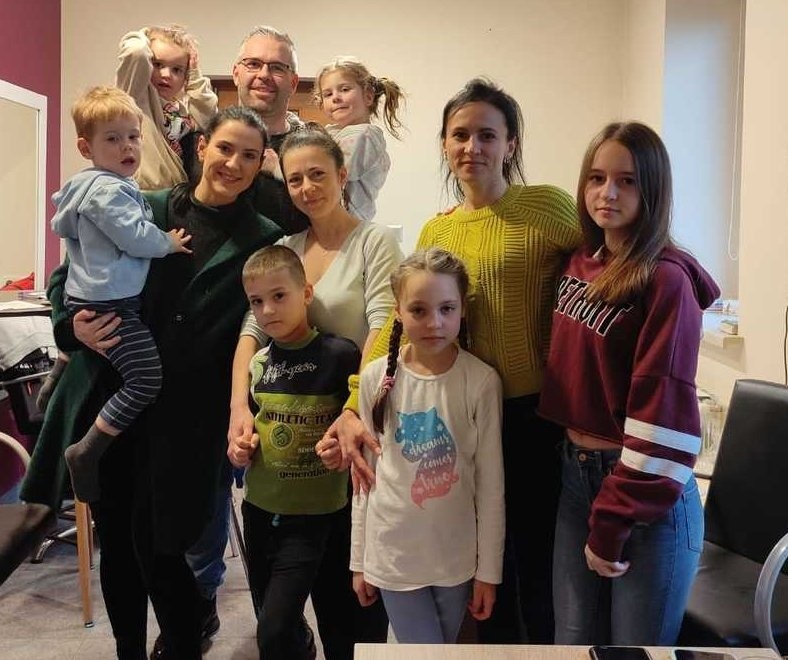 Policjant z Mielca przyjął do swojego domu dwie ukraińskie rodziny [ZDJĘCIA]
